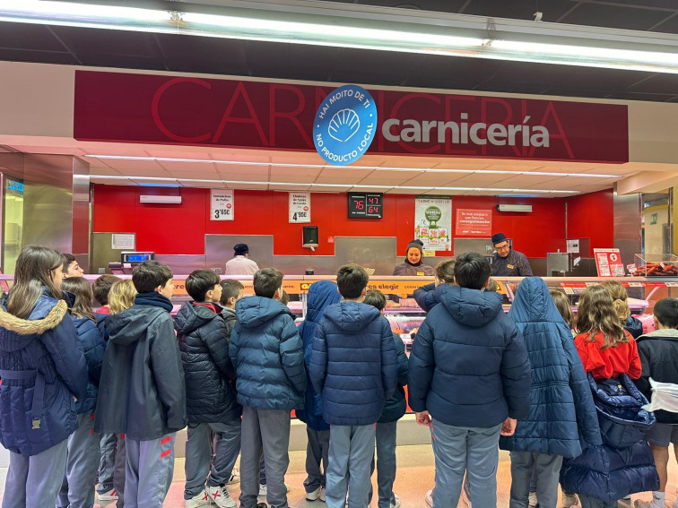 Miles de estudiantes visitan supermercados Gadis con el programa 'Alimentes'