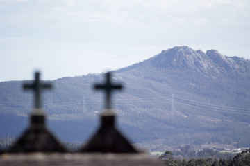 Archivo - Vista de los montes de la Serra do Xistral donde se pretende ubicar un parque eólico, durante la manifestación para rechazar la instalación de una macrocentral hidroeléctrica, junto a la