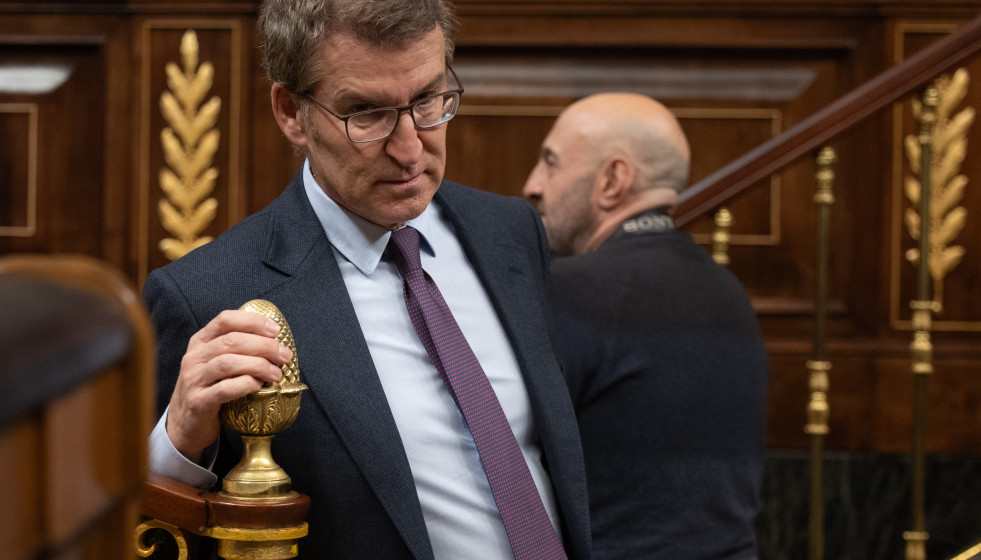 El líder del Partido Popular, Alberto Núñez Feijóo, a su llegada a una sesión plenaria.