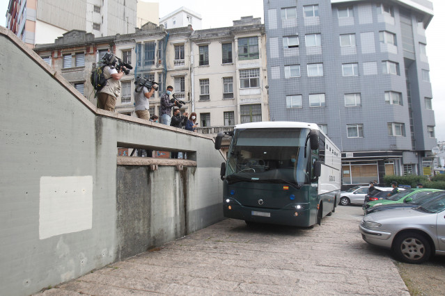 Archivo - Entrada de los juzgados de A Coruña