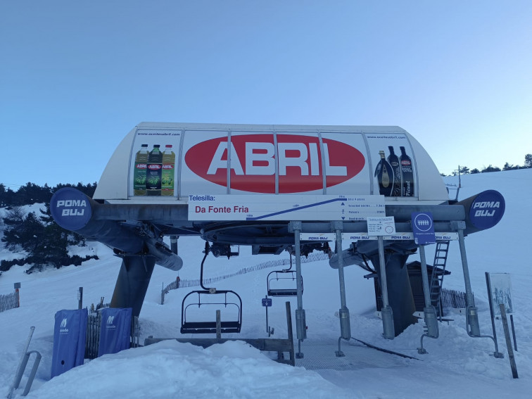 La Estación de Manzaneda ofrece descuentos tras averiarse el telesilla principal