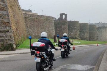 Archivo - Agentes de la Policía Local de Lugo patrullando por la ciudad.