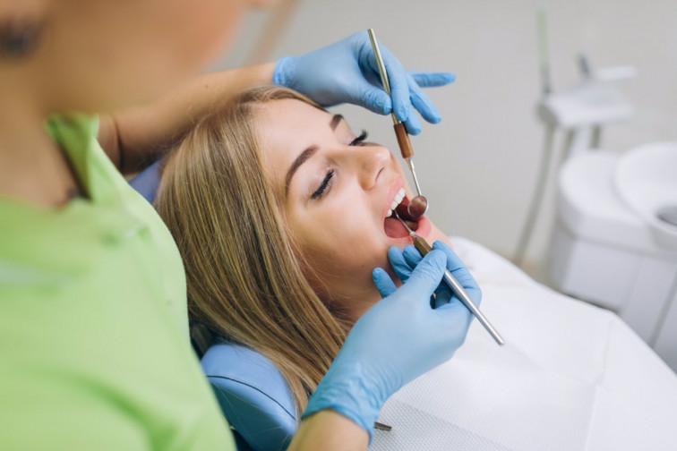 Evitar los problemas cardíacos empieza por una buena higiene dental, recuerda Quirónsalud