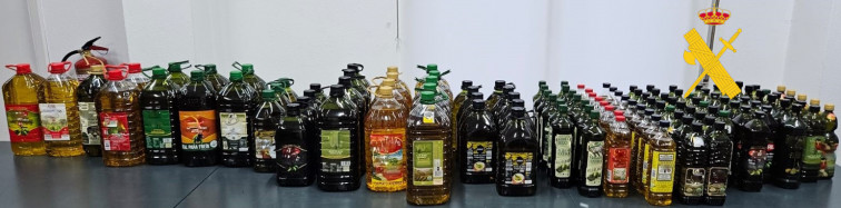 Cinco detenidos en Arteixo por robar más de 250 botellas de aceite de oliva, valoradas en unos 2.500 euros