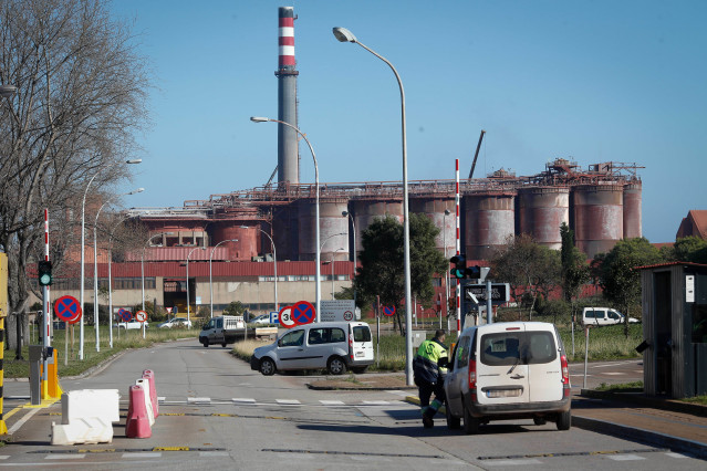 Archivo - La fábrica de Alcoa, a 24 de enero de 2024, en San Cibrao, Lugo.