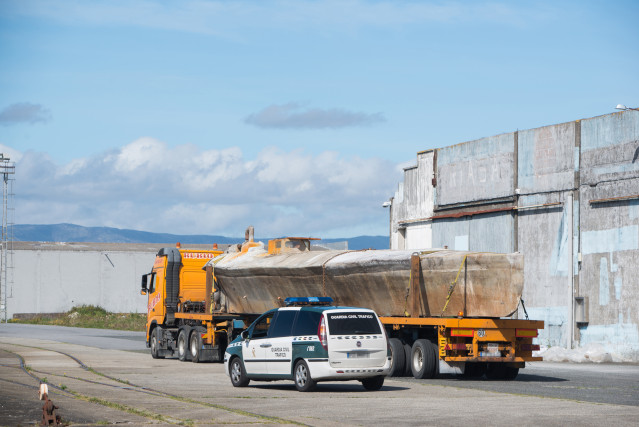 Archivo - El narcosubmarino Poseidón, localizado en marzo de 2023 frente a las costas de Vilaxoán, en Arousa.