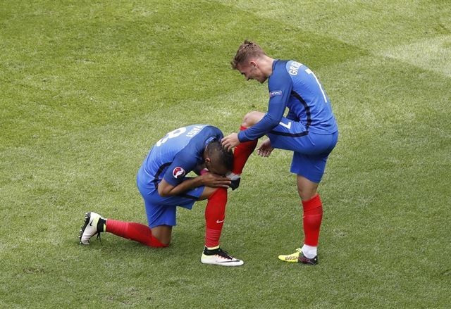 Francia pasa a cuartos de final tras vencer a Irlanda (2-1)