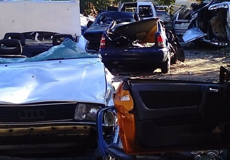 Accidente laboral en Barreiros: muere un operario de un desguace atrapado entre dos coches