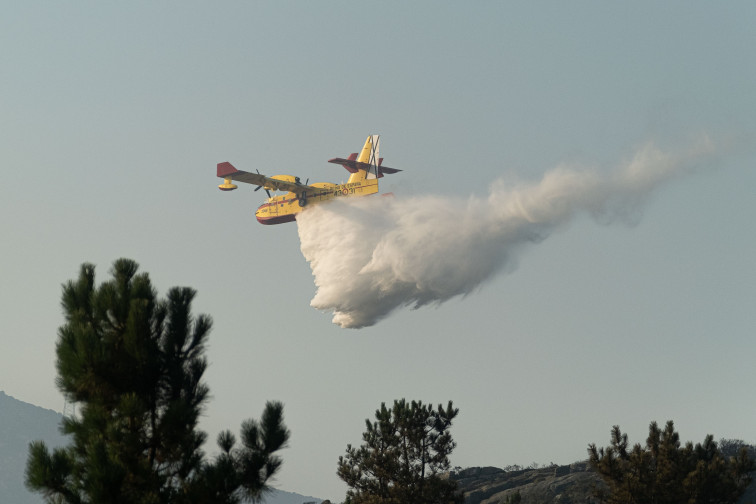 Extinguidos los incendios de Vilaboa y Caldas y controlado el de Cualedro