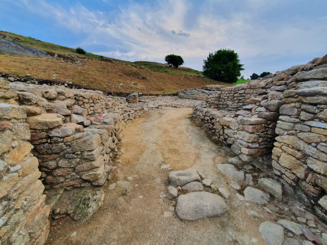 Archivo - Excavación del Castro de Elviña.