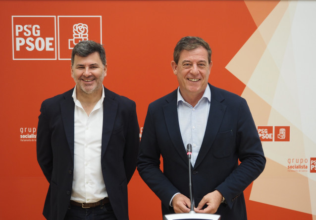 El candidato del PSOE a las elecciones europeas Nicolás González Casares y el secretario xeral del PSdeG, José Ramón Gómez Besteiro.