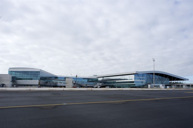 El aeropuerto de Lavacolla pasa a ser oficialmente el Aeropuerto de Santiago-Rosalía de Castro