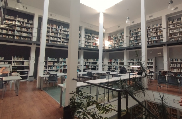 Archivo - Imagen de una biblioteca