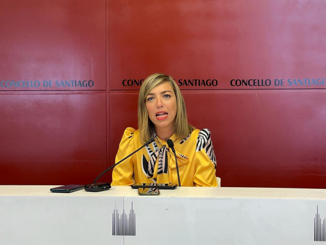 La concejala del PP de Santiago María Baleato en rueda de prensa.