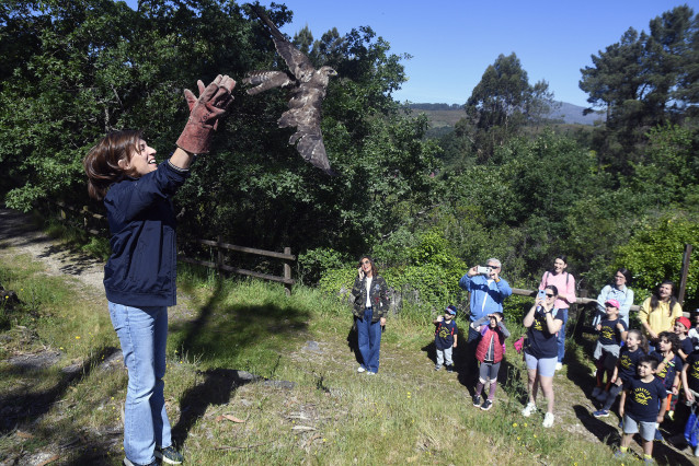 La conselleira de Medio Ambiente e Cambio Climático, Ángeles Vázquez, participa en una jornada didáctica con escolares en el Parque Natural Baixa Limia-Serra do Xurés.