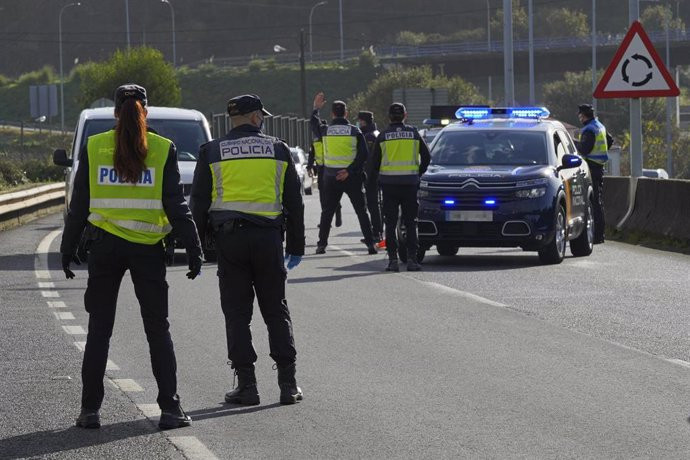 Cuatro detenidos en Teo tras protagonizar una gran persecución en Santiago con tres coches cargados de armas