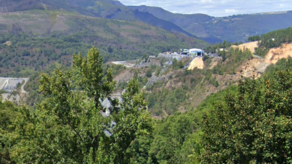 Cantera a cielo abiero en Pazos da Sierra   Villarbacu00fa en una imagen de Google Street View