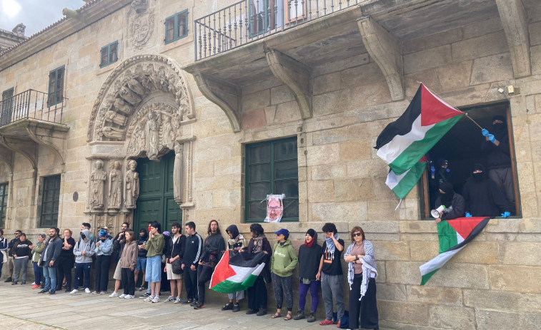 Órdago de los universitarios pro Palestina tras ocupar el rectorado: o la USC rompe con Israel o solo saldrán 