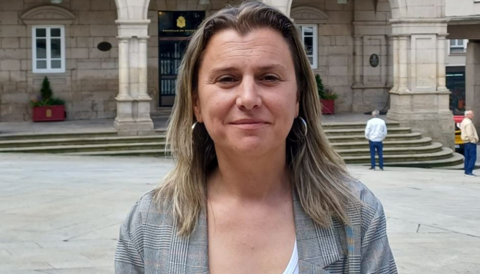 Natalia Rodríguez ante el Ayuntamiento de Ourense