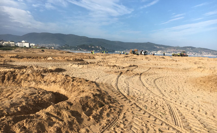 Hasta 200.000 euros de multa en Nigrán por escarbar en Praia América para plantar las hogueras de San Juan