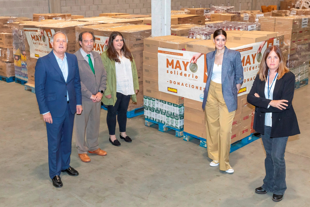 Entrega simbólica de 'Mayo Solidario', de Gadis.