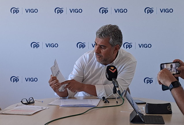 El portavoz municipal del PP en Vigo, Miguel Martín, denuncia la pérdida de fondos europeos por el 