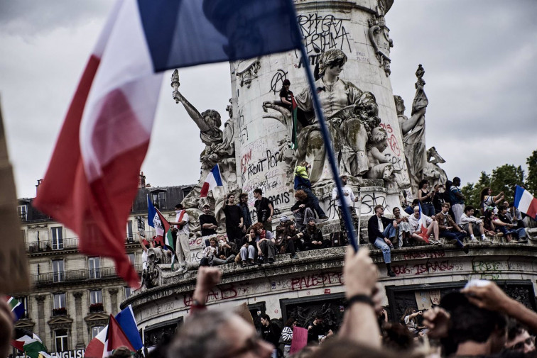 Batacazo de Le Pen en Francia, donde la izquierda necesitará pactar para gobernar