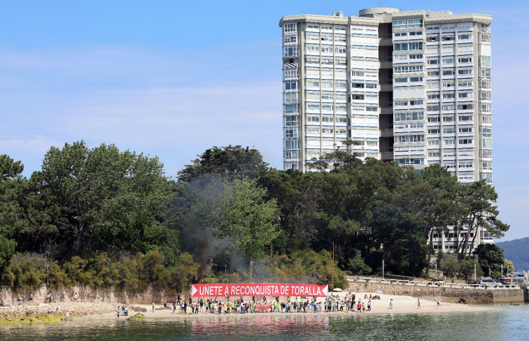 Reclaman la 'reconquista de Toralla' con una movilización de vecinos y asociaciones ambientalistas en Vigo