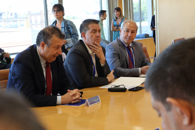 El presidente de la Diputación de Lugo ,José Tomé, en una reunión de la FEMP.