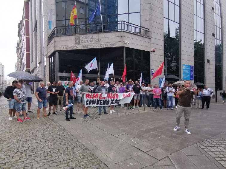 Los conductores de Maitours, en Ferrol, se mantienen firmes tras más de cincuenta días de huelga