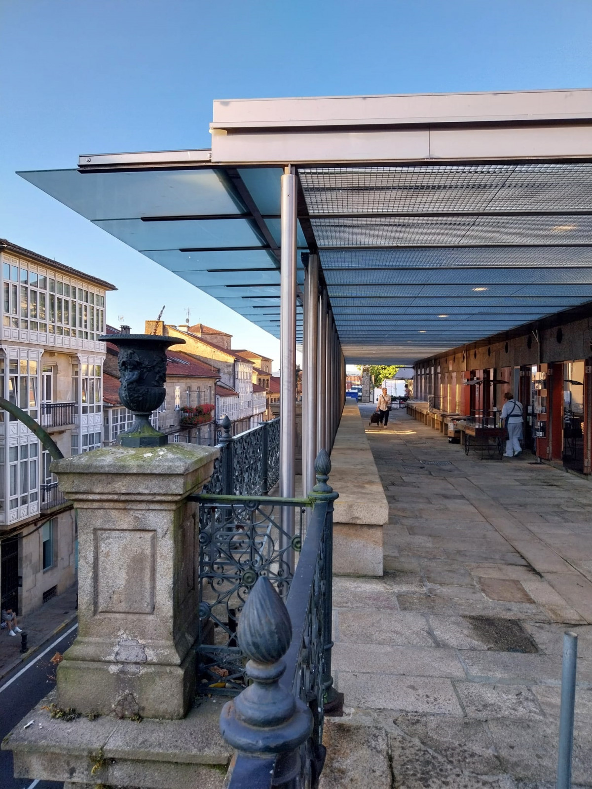 Obras de mejora en la Praza de Abastos de Santiago de Compostela.