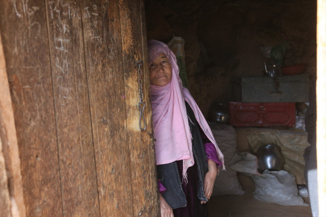 EuropaPress 5764768 bamyan feb 21 2023    an afghan woman is seen in cave turned shelter next