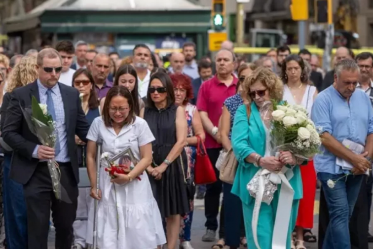 Una jornada para no olvidar: Barcelona recuerda los 7 años del atentado yihadista en la Rambla