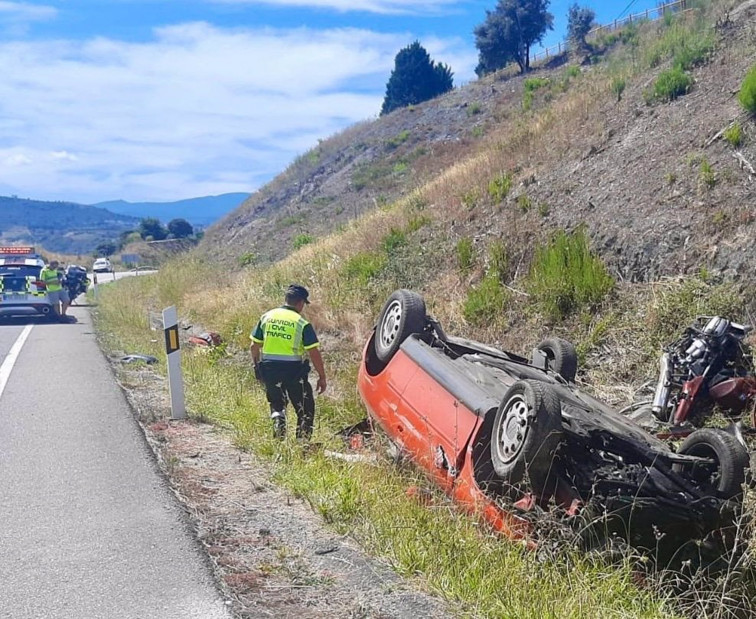 Fallece una motorista en A Rúa tras colisionar con un vehículo