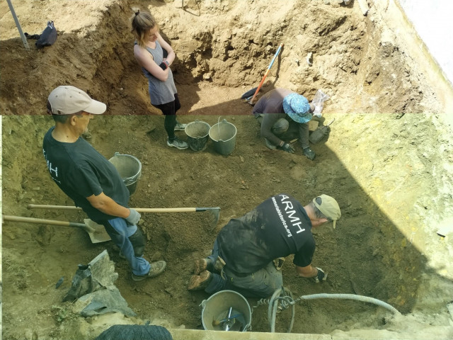 Trabajos de exhumación en el cementerio de San Martiño de Visantoña, en el municipio coruñés de Mesía