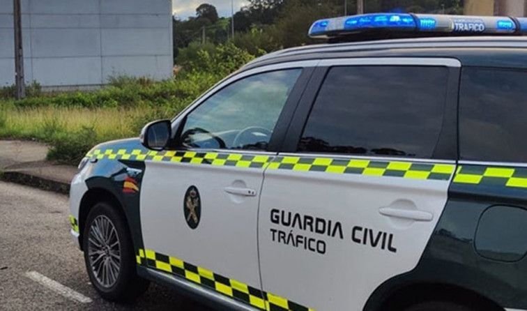 Fallece un camionero en la A-52 en Toén al ser atropellado tras bajar del vehículo