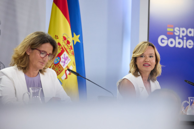 La vicepresidenta para la Transición Ecológica y Reto Demográfico, Teresa Riberay la ministra Portavoz, Pilar Alegría, durante una rueda de prensa posterior a la reunión del Consejo de Ministros.