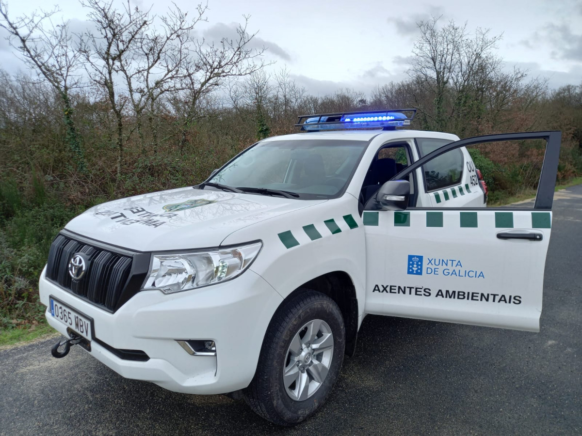 Vehiculo de los Axentes Ambientais da Xunta de Galicia en una imagen de