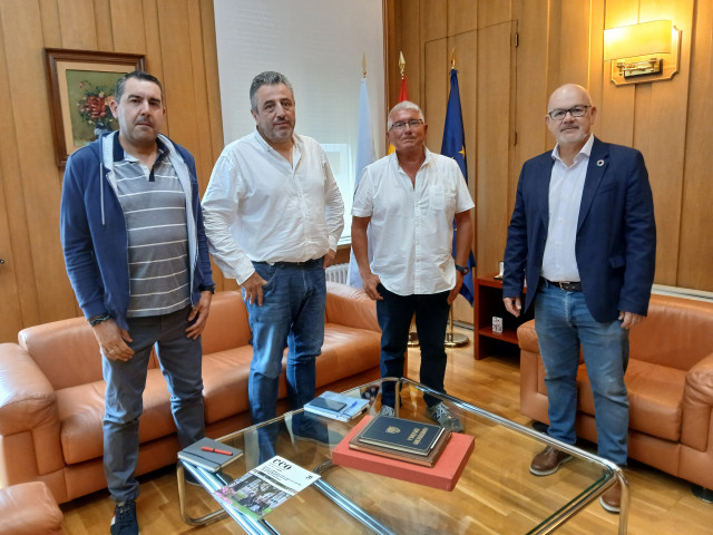 El subdelegado del Gobierno en Ourense, Eladio Santos, se reúne con representantes de Unións Agrarias