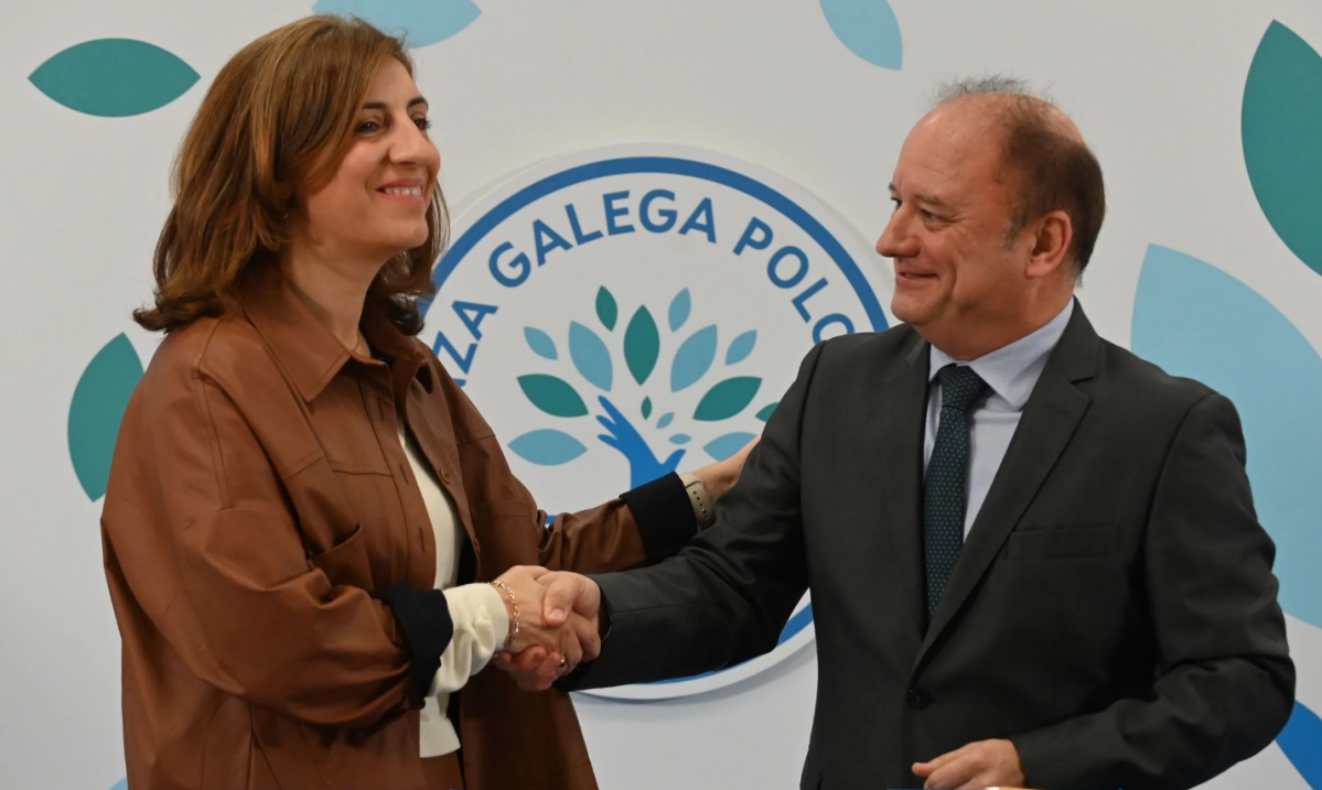 Antonio Casal saludando a la entonces responsable de la Conselleru00eda de Medio Ambiente u00c1ngeles Vu00e1zquez en una foto de archivo