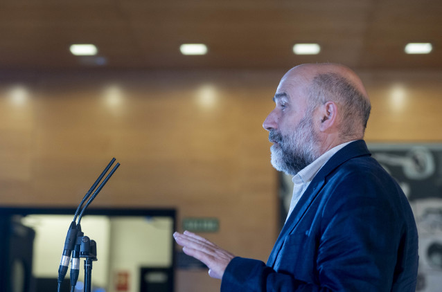 Archivo - El diputado del BNG Néstor Rego comparece ante los medios tras una reunión, en el Congreso de los Diputados, a 22 de julio de 2024, en Madrid (España). Félix Bolaños y Ernest Urtasun han iniciado hoy una ronda de contactos con los representantes