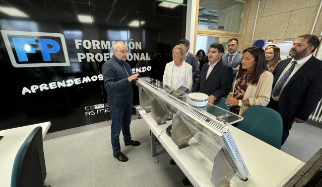 El delegado del Gobierno, Pedro Blanco, visita el Centro Integrado de Formación Profesional As Mercedes, en Lugo