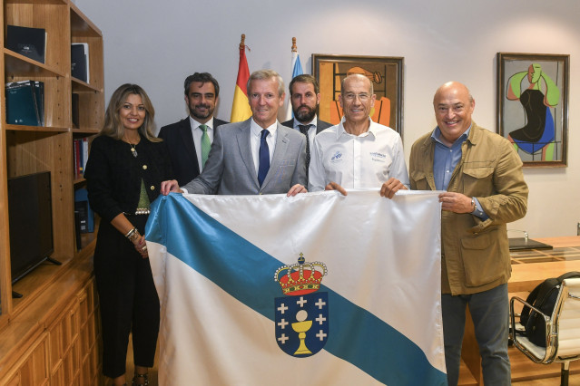 O titular do Executivo galego, Alfonso Rueda, acompañado polo conselleiro de Presidencia, Xustiza e Deportes, Diego Calvo, reunirase con Jose Antonio Fernandez.