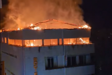 Captura de pantalla de un vídeo del incendio en el casino de O Barco en una imagen publicada por O Sil