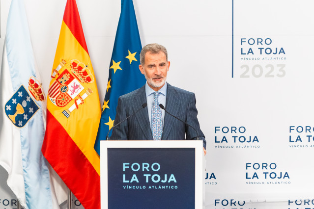 Archivo - El Rey Felipe VI, durante el Foro La Toja del año pasado.