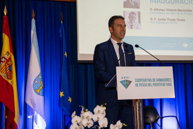 El conselleiro do Mar, Alfonso Villares, en la inauguración de la XI Conferencia Internacional ARVI sobre el Futuro de la Pesca, en Vigo, a 12 de septiembre de 2024.