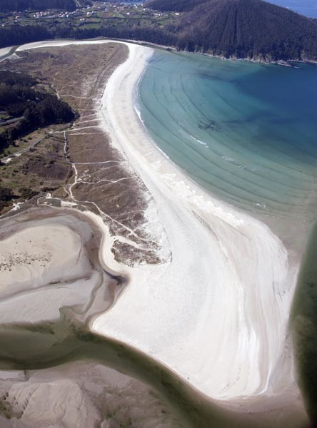 Aparece un cadaver en la playa de Vilarrube, en Valdoviño (A Coruña)