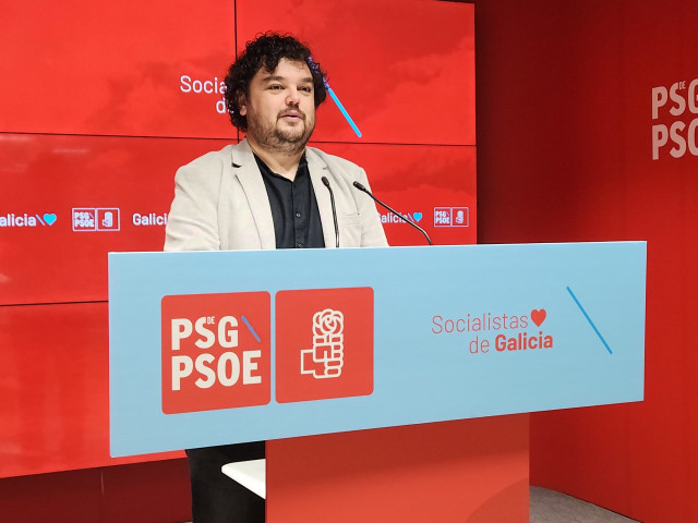 El portavoz de la Ejecutiva del PSdeG, Julio Torrado, en una rueda de prensa.