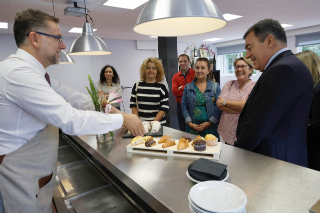 El conselleiro de Educación, Román Rodríguez, visita el Centro Integrado de FP CIFP Fraga do Eume