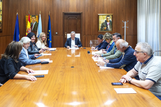 Reunión de la junta de gobierno de la Diputación de Ourense, presidida por Luis Menor, el 16 de septiembre de 2024.